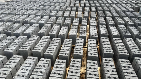 Gạch block 2 lỗ - Gach Block Lâm Đồng  - Công Ty TNHH Sản Xuất Thương Mại Ngọc Thạch Sa